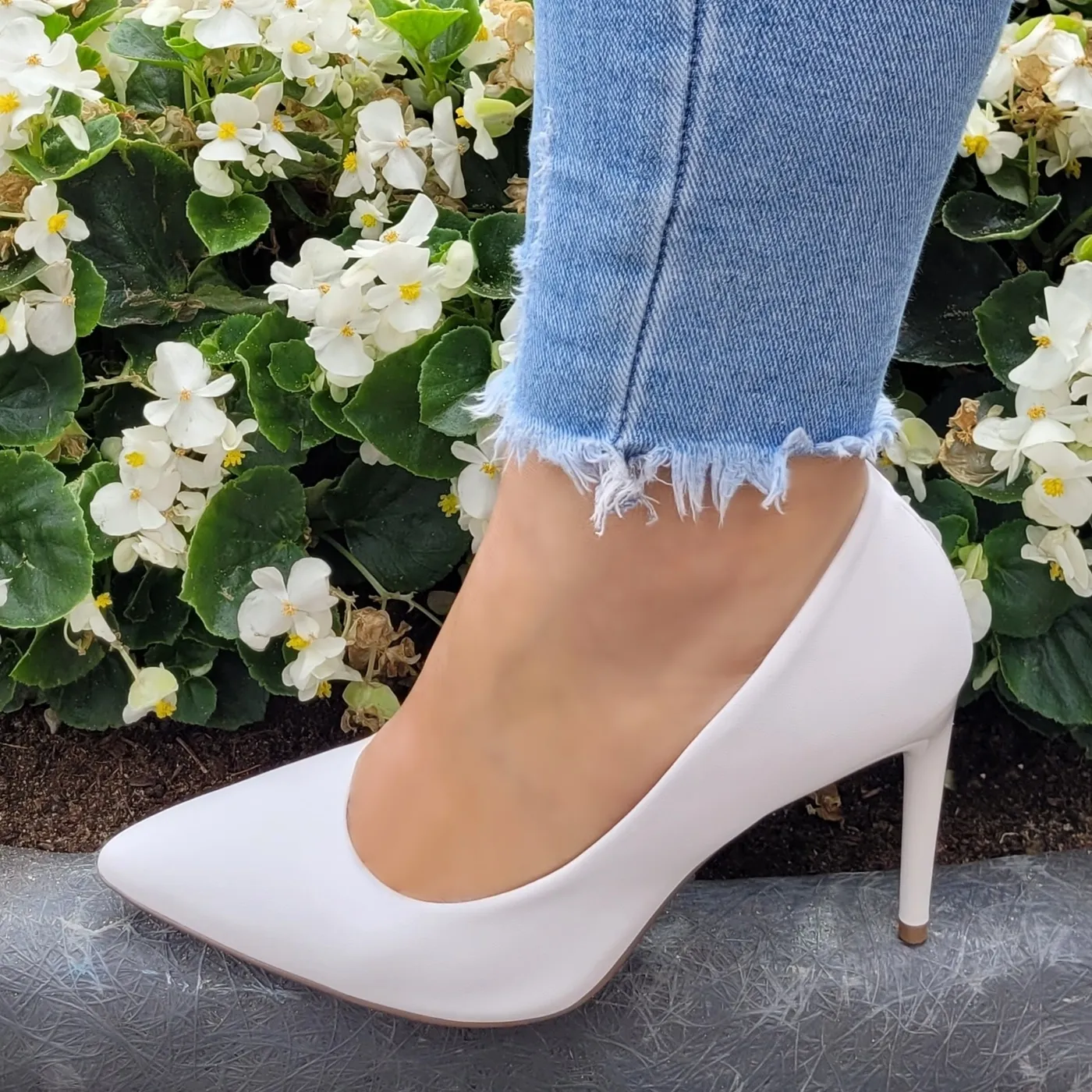 Witte comfortabele pumps met mooie rechte naaldhak